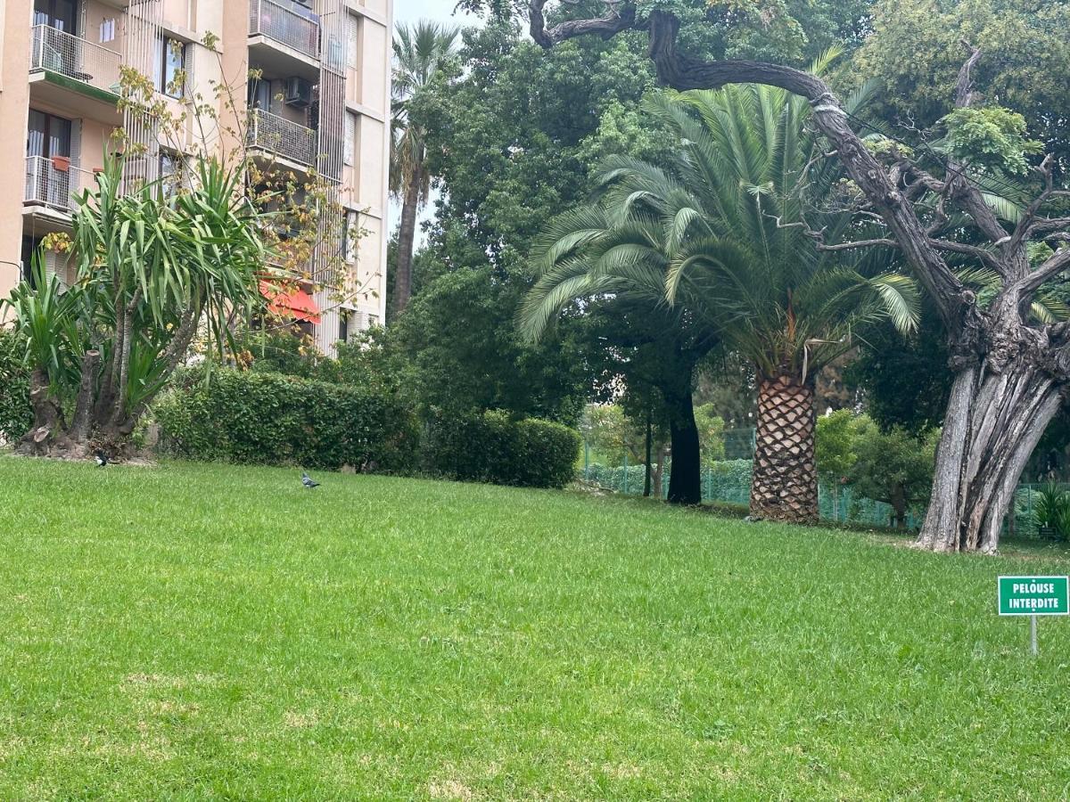 Privat Room In Private Security Residence With Free Parking, 1 Minute From Tramway, 9 Minutes From De Center, Accessible All Transports Nice Exterior photo